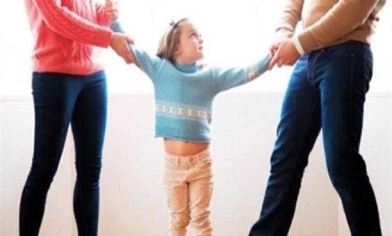 «من حقك تعرف».. إجراءات رفع دعوى حضانة وشروطها للأب والأم