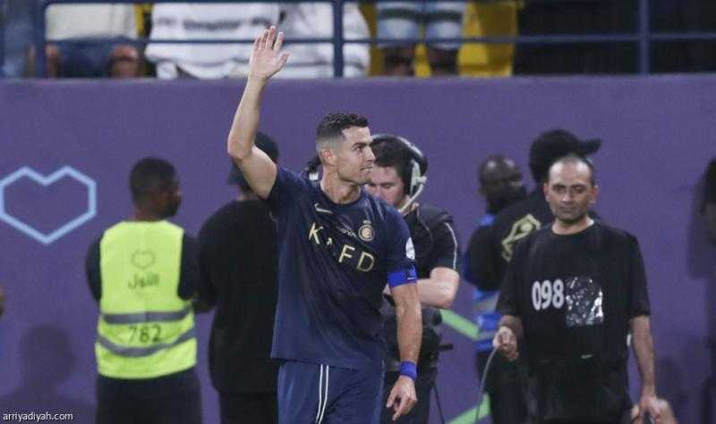 شاهد .. احتفال رونالدو برقصة «العرضة السعودية» تلقى تفاعلا في العالم جميعا