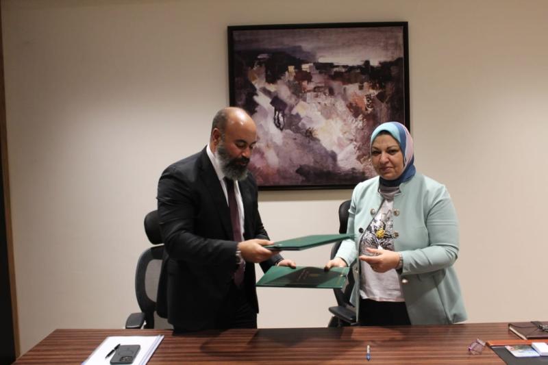 بتكلفة 130 مليون جنيه.. «نقل الكهرباء» توقع عقد مشروع إحلال الخط الهوائي طناش/ إمبابة