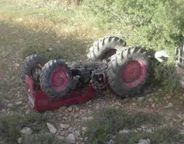 مصرع شاب أسفل جرار زراعي محمل بـ”الطوب” في الدقهلية