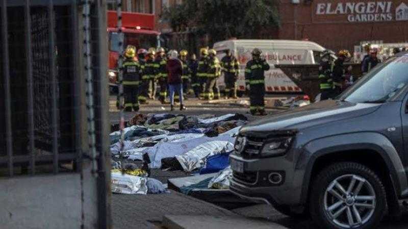 «جثث ملقاه في الشوارع».. مشاهد مروعة إثر حريق ضخم بجنوب إفريقيا - فيديو