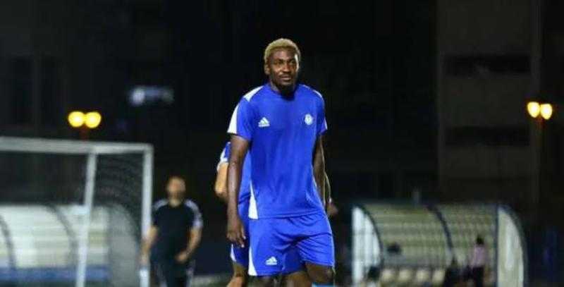 شاهد.. أجايي يدخل في حالة هياج داخل نادي سموحة