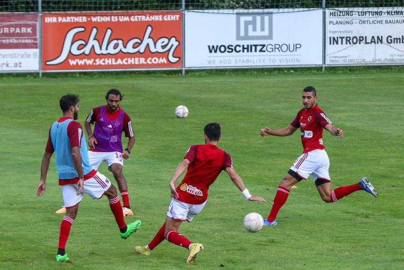 تعليق مثير من بركات على تجديد الأهلي لعقد نجم الفريق