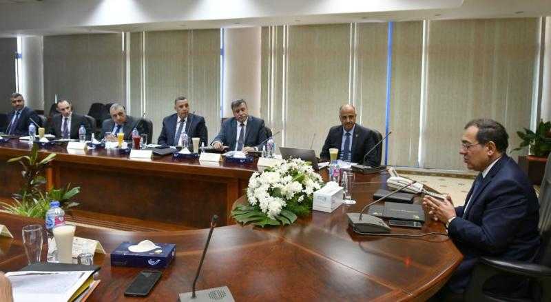 وزير البترول يتابع تنفيذ المشروعات الجديدة لزيادة الإنتاج ورفع الكفاءة التشغيلية بشركة الإسكندرية للزيوت المعدنية ( أموك )