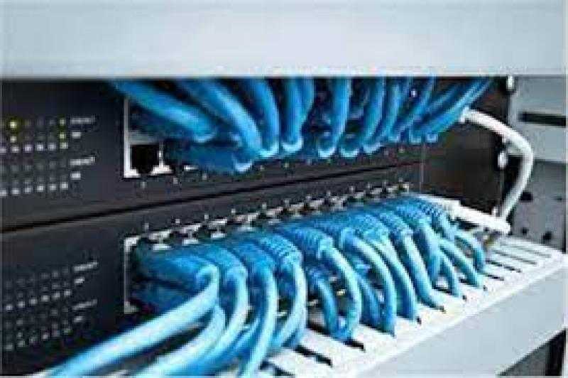 ضبط شخص يدير شبكة توزيع إنترنت دون ترخيص