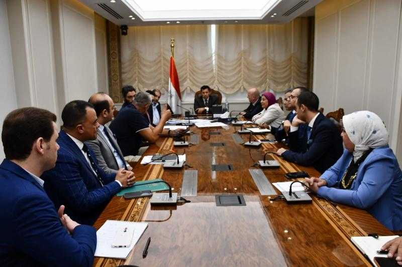 وزير الرياضة يبحث استعدادات إقامة معرض «بيزنس يا شباب» للمنتجات الحرفية واليدوية