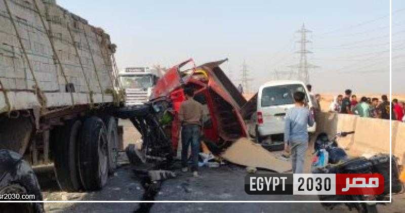 إصابة 4 أشخاص في حادث انقلاب سيارة نقل على طريق أسيوط الغربي