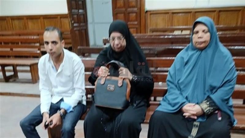 وصول أسرة طبيب الساحل إلى المحكمة