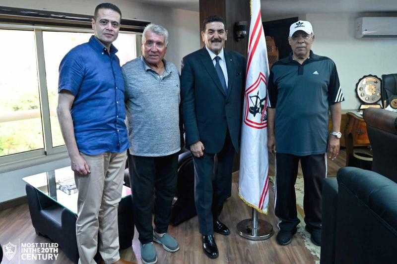 عماد البناني يستقبل ثنائي رموز الزمالك