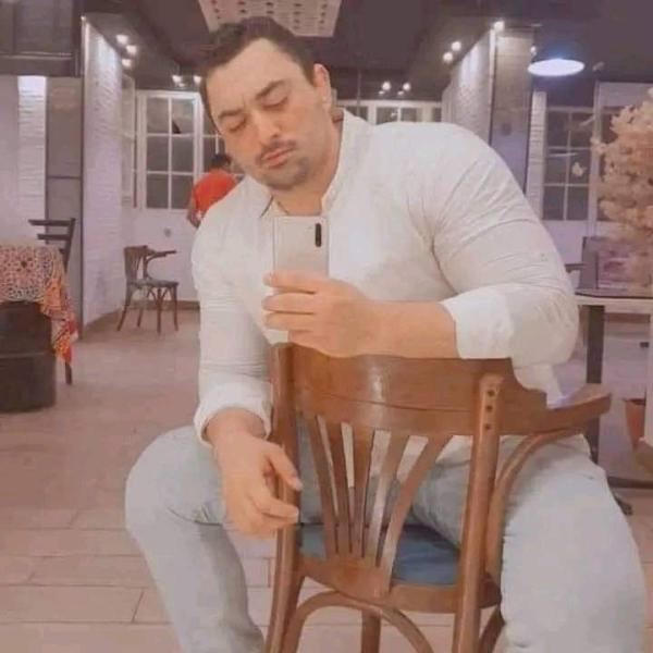 بعد «توزيعه دعوات فرحه».. وفاة عريس في المنيا بالصور