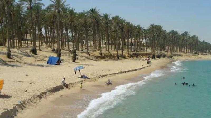 شواطيء العريش كاملة العدد.. أحمد موسى: المدينة أمان زى كل مصر