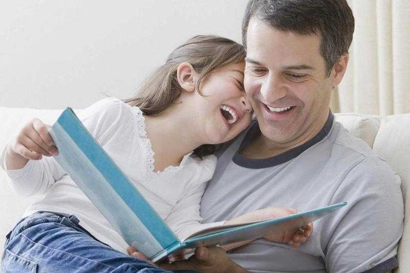 أستاذ طب سلوكي: البنت تتعلق بأبيها أكثر من والدتها والعكس مع الذكور - فيديو