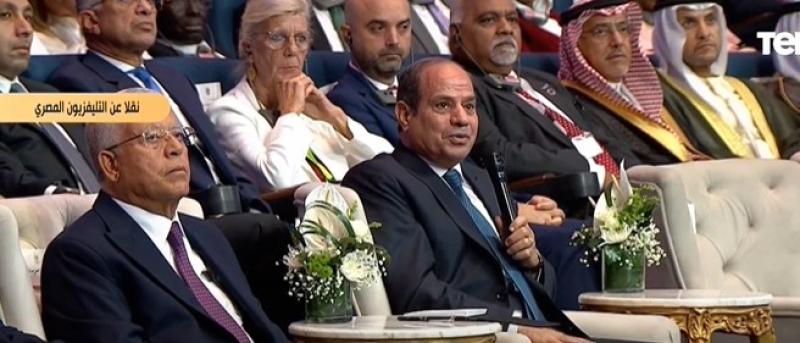 السيسي لوزير الصحة: «الناس عايزة تعيش بس كل حاجة ليها حسابات»