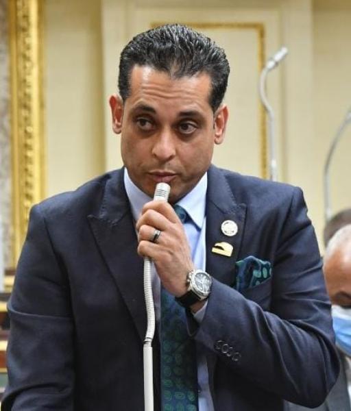 النائب نشأت العمدة 