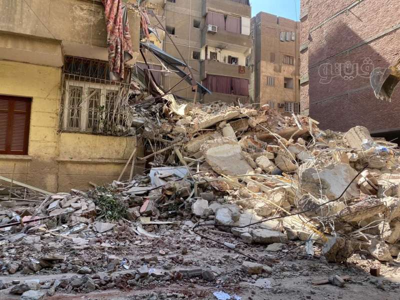 انهيار عقار حدائق القبة 
