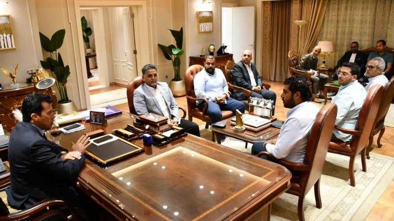 وزير الرياضة يكرم منظمي بطولة مصر الدولية لرياضة المحركات بالعلمين