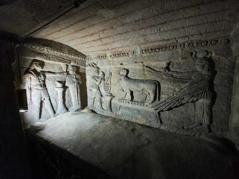 حقيقة هدم مقابر أثرية في منطقة القاهرة التاريخية.. فيديو