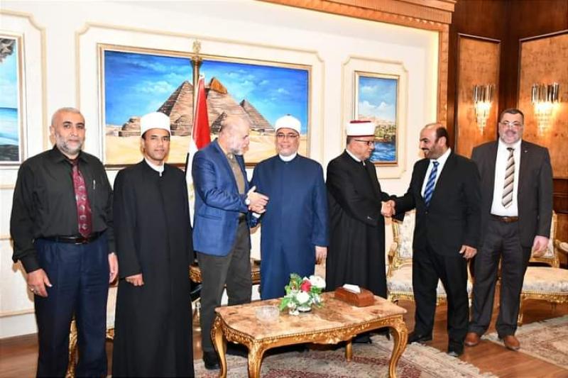 وزير الأوقاف الفلسطيني والوفد المرافق له 