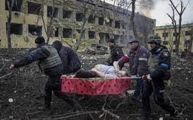مقتل شخص على الأقل وإصابة العشرات في هجمات متعددة على أوكرانيا