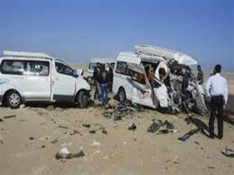 مصرع وإصابة 8 أشخاص في تصادم سيارتين ميكروباص أعلى الدائري