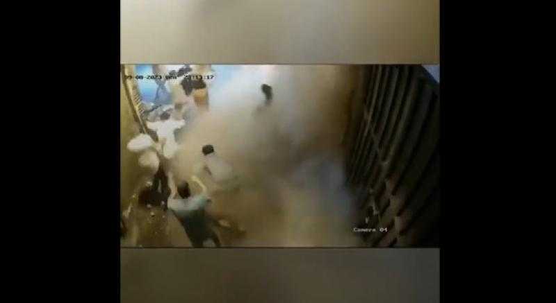 «هروب الناس إلى الشوارع».. مشاهد مؤلمة للحظة وقوع زلزال المغرب - فيديو