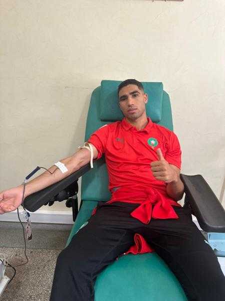 شاهد| لاعبو منتخب المغرب يتبرعون بالدم لمصابي الزلزال المدمر