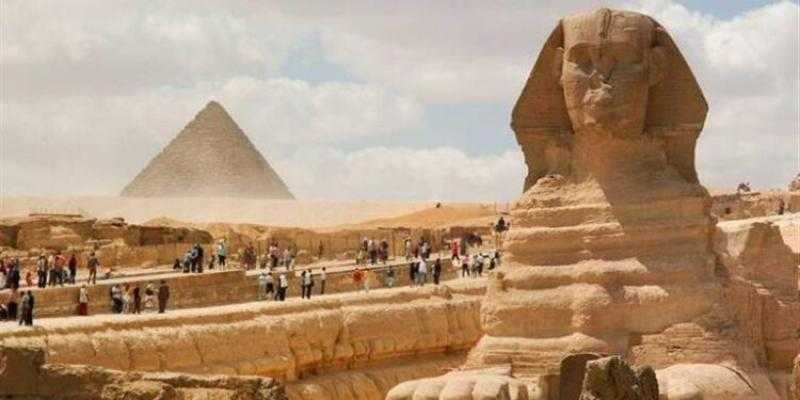 بوابة ذكية ومركز طبي.. مصطفى وزيري يكشف تفاصيل تطوير منطقة أهرامات الجيزة