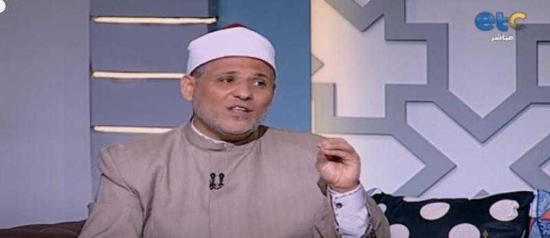 رجل لا يصرف على زوجته.. فما حكم الدين؟».. عالم بالأوقاف يجيب