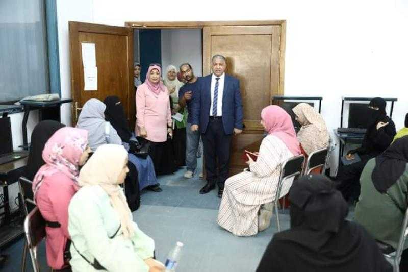 نائب رئيس جامعة الأزهر يتفقد لجان امتحانات التصفية بفرع البنات