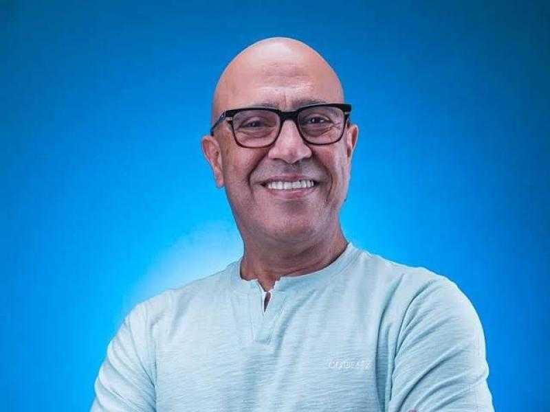 أشرف عبد الباقي يحتفل بعيد ميلاده الـ 60