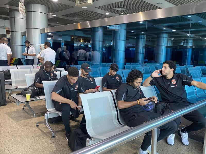 بعثة الأهلي تصل مطار القاهرة استعدادًا للسوبر الإفريقي