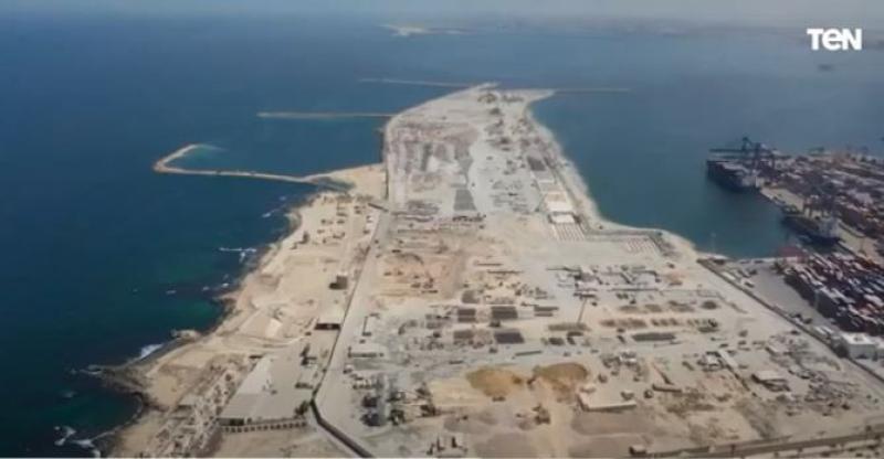 شاهد.. أحدث تصوير جوي لمشروع إنشاء محطة الحاويات على رصيف 100 بميناء الدخيلة