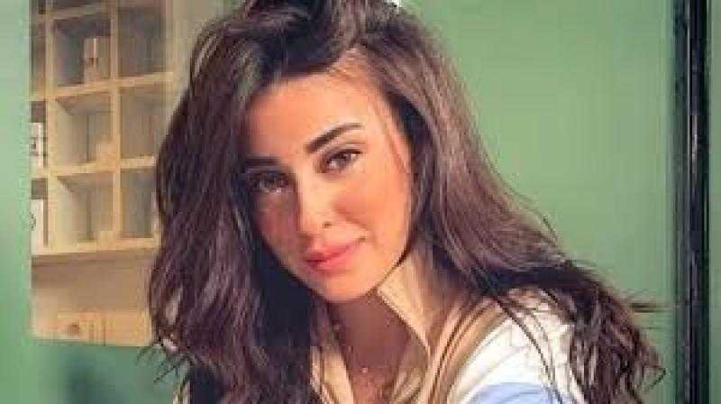 بإطلالة رومانسية.. ميرنا نور الدين برفقة زوجها