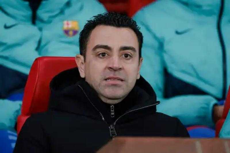 تشافي يكشف موقف ليفاندوفسكي ودي يونج