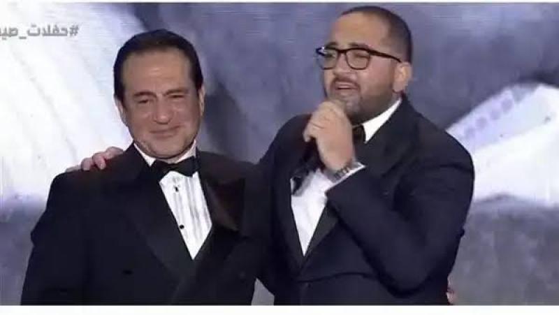 محمد ثروت يتصدر التريند بعد غنائه مع نجله في السعودية