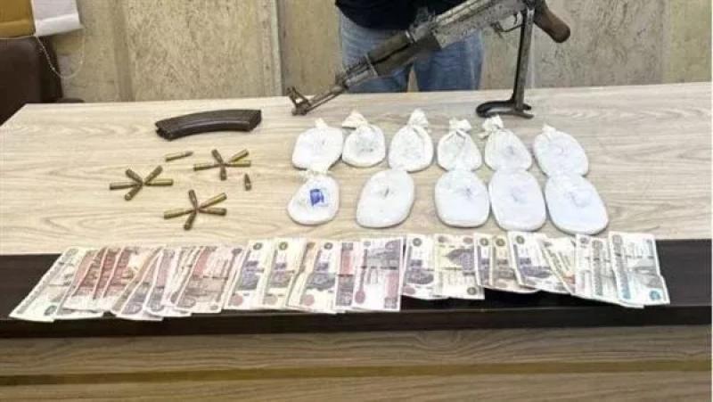 هارب من مؤبد.. ضبط مسجل خطر بحوزته 2.5 كيلو حشيش بالدقهلية