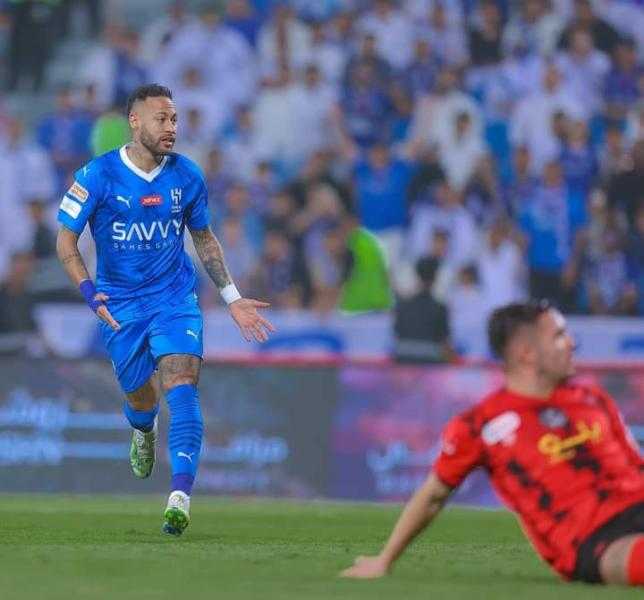 الهلال بالقوة الضاربة أمام ضمك في الدوري السعودي