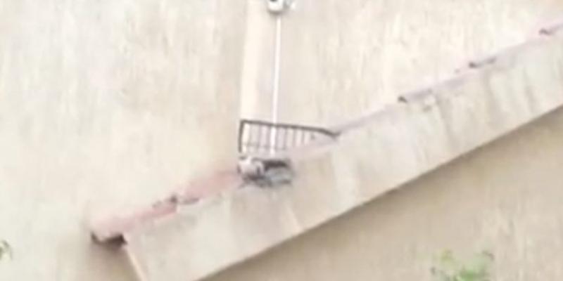 إعلامية شهيرة تتقدم ببلاغ ضد جارها بسبب كاميرا أمام غرفة النوم