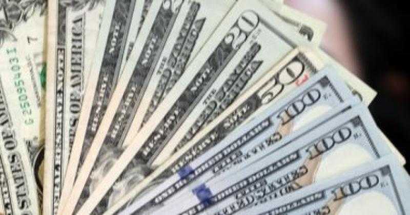 حبس شخصين 4 أيام  لاتهامهما بالإتجار غير المشروع بالنقد الأجنبي