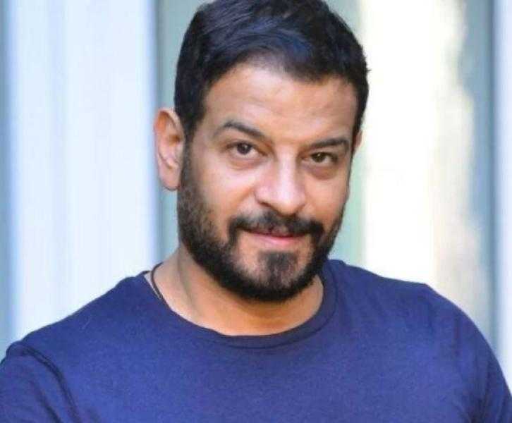 محمد هنيدي ينعى الفنان أشرف مصيلحي