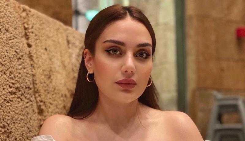 بالهوت شورت.. إطلالة جريئة لابنة الفنانة هيفاء وهبي