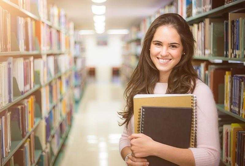 كيف تستعد الفتاة لسنة أولى جامعة؟  .. استشارية صحة نفسية تجيب- فيديو