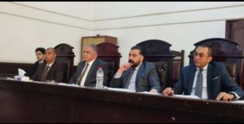 منصة المحكمة 