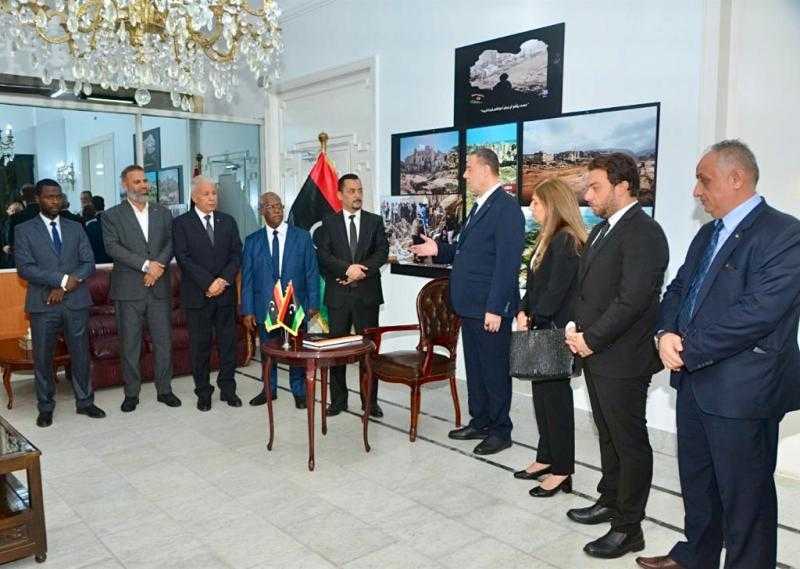 سفير فلسطين يقدم واجب العزاء بسفارة ليبيا في ضحايا العاصفة دانيال