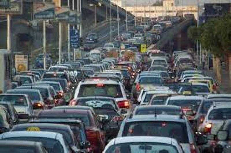 تعرف على الحالة المرورية بالشوارع الرئيسية في القاهرة والجيزة