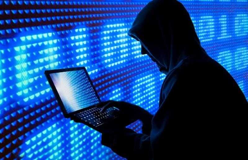 خبير أمن معلومات يقدم عدة نصائح لحماية حساباتك على مواقع التواصل الاجتماعي.. «فيديو»