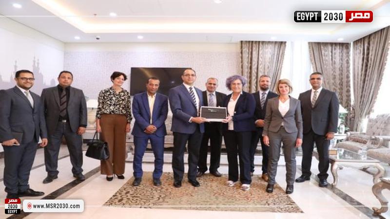 لقاء مشرفي مرصد الأزهر مع مونسيرا مارين لوبيز