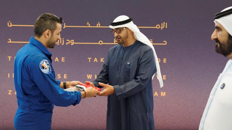 الرئيس الإماراتي وسلطان النيادي