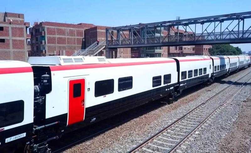 توجيه رئاسي بالتعاقد مع 7 قطارات نوم جديدة - فيديو