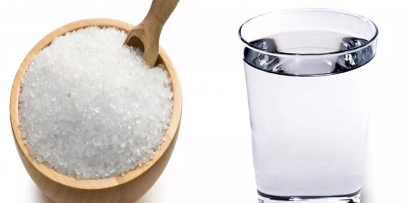 فوائد المضمضة بالماء والملح